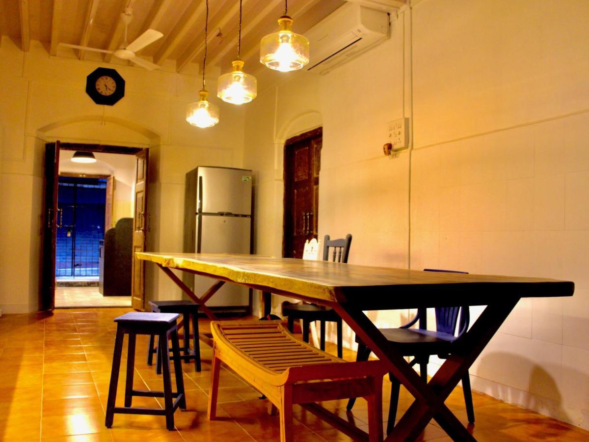Gosolo Stays Bandra Hostel Bombay Eksteriør billede