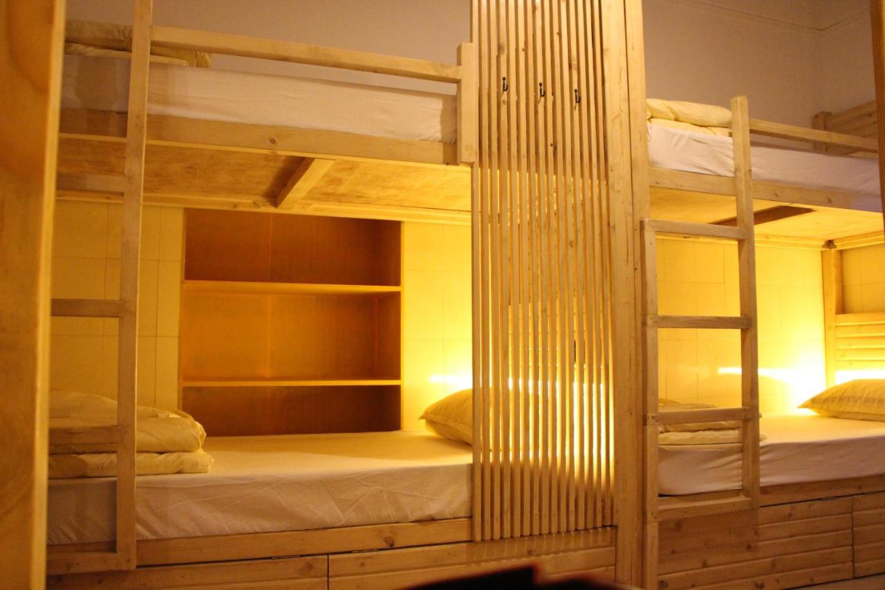 Gosolo Stays Bandra Hostel Bombay Eksteriør billede