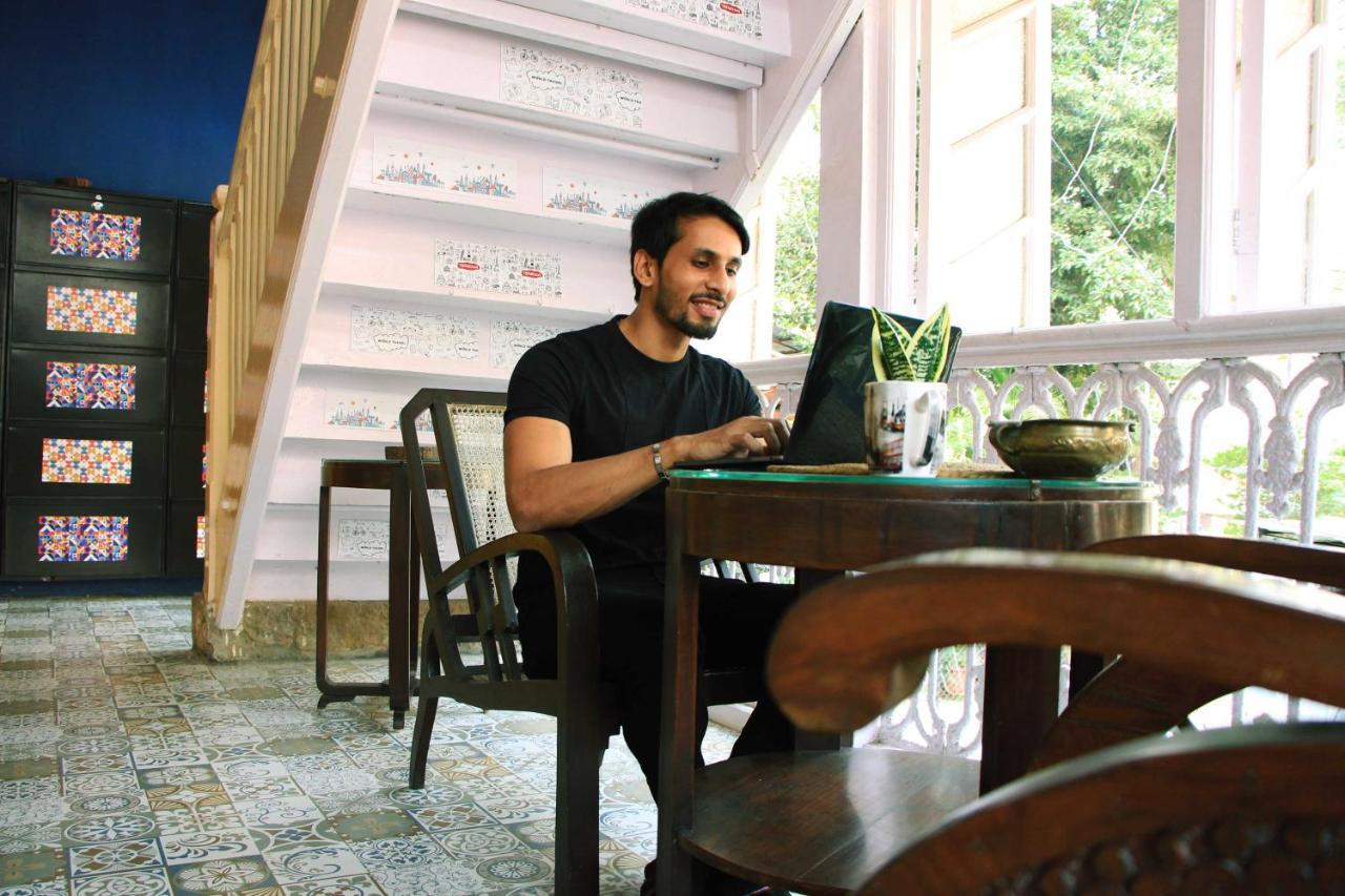 Gosolo Stays Bandra Hostel Bombay Eksteriør billede