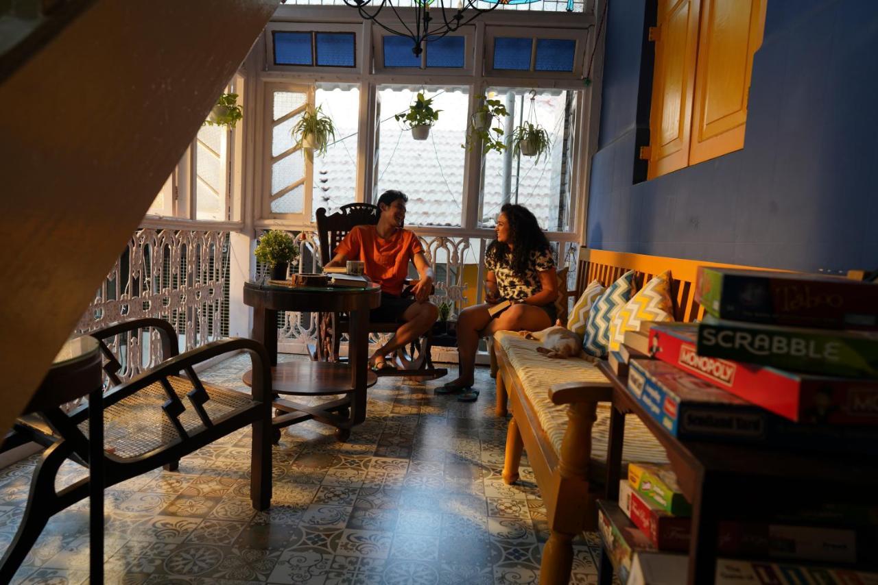 Gosolo Stays Bandra Hostel Bombay Eksteriør billede