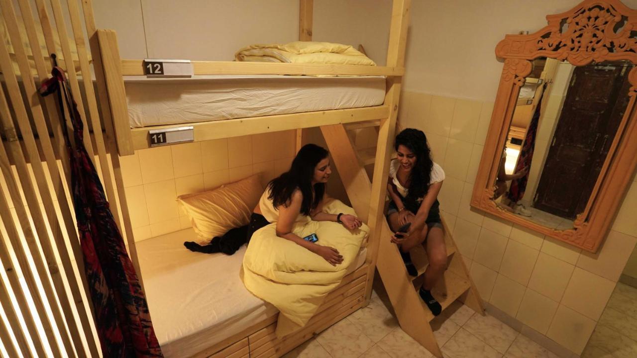 Gosolo Stays Bandra Hostel Bombay Eksteriør billede