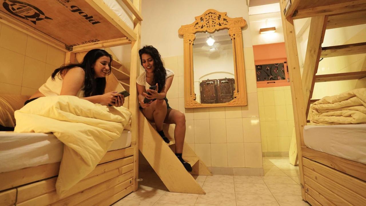 Gosolo Stays Bandra Hostel Bombay Eksteriør billede