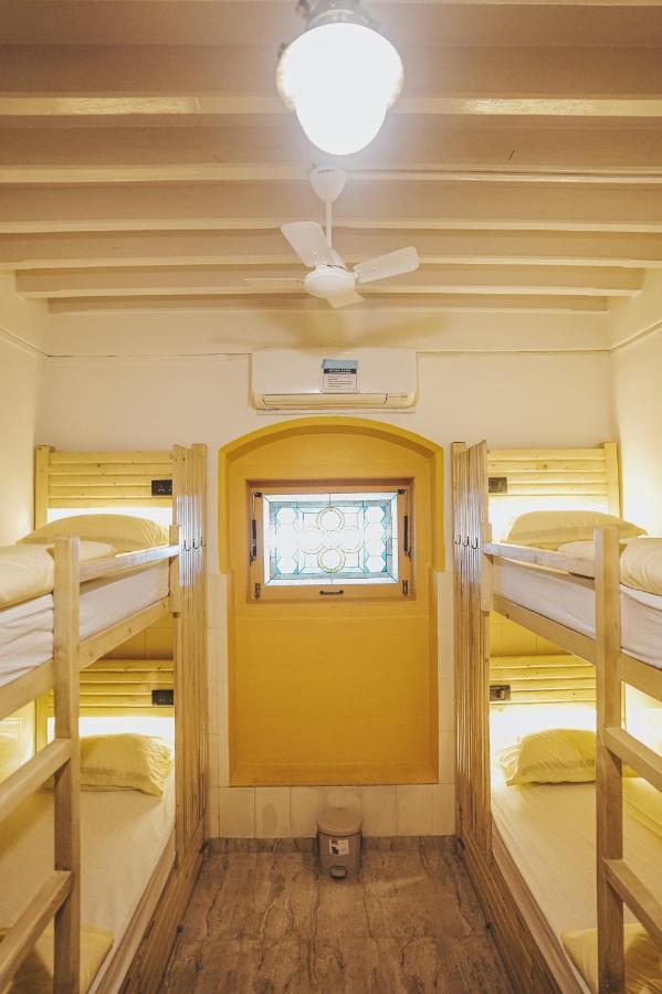 Gosolo Stays Bandra Hostel Bombay Eksteriør billede
